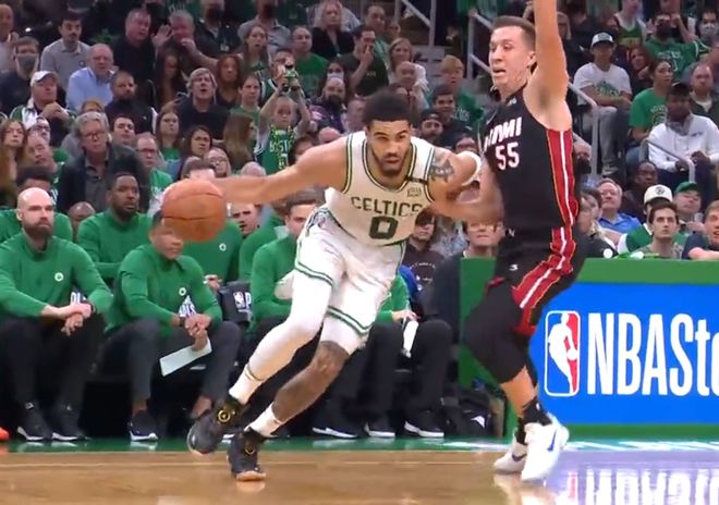 凯尔特人对阵海港展开拉锯大战，最终险胜对手的简单介绍