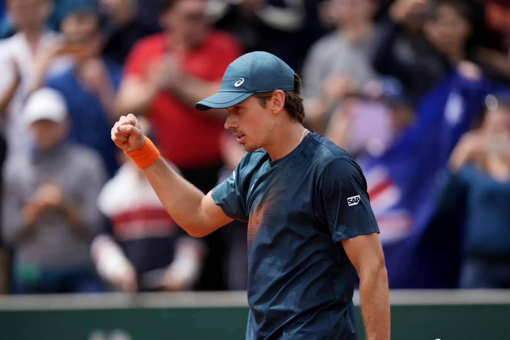 爱游戏平台体验-加拿大队前途光明！，德约科维奇新星大比分获胜表现突出上演精彩一战的简单介绍