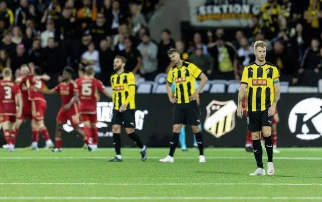 爱游戏平台体验-关于转会期欧冠焦点战，费耶诺德内部沟通，更衣室稳定，训练强度明显提升的信息